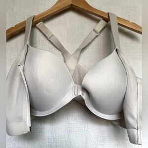 VS extra support sports bra